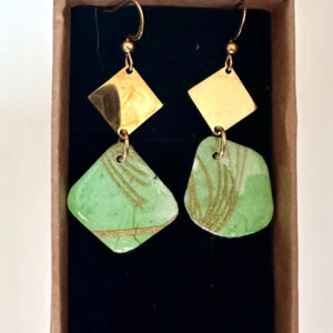 Boucles d'oreilles vertes et dorées