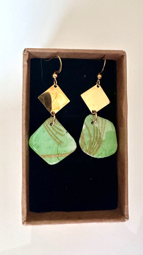 Boucles d'oreilles vertes et dorées