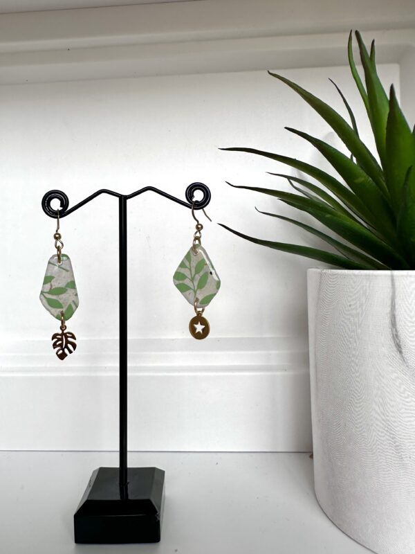 Boucles d'oreilles papier Népalais floral vert et acier