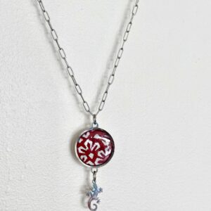 Collier Gecko en acier couleur argent médaillon  papaier Népalais