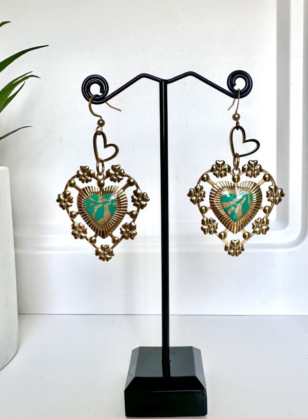 Boucles d'oreilles Baroques coeur papier népalais résiné vert