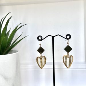Boucles d'oreilles  coeur vintage papier Népalais Doré résiné