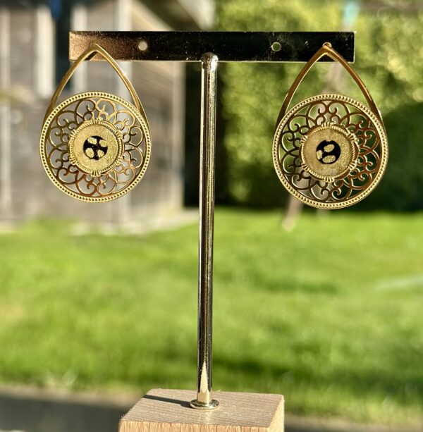 Clous d'oreilles madala