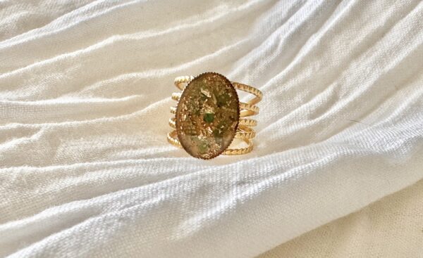 Bague ovale acier inoxydable verte et dorée