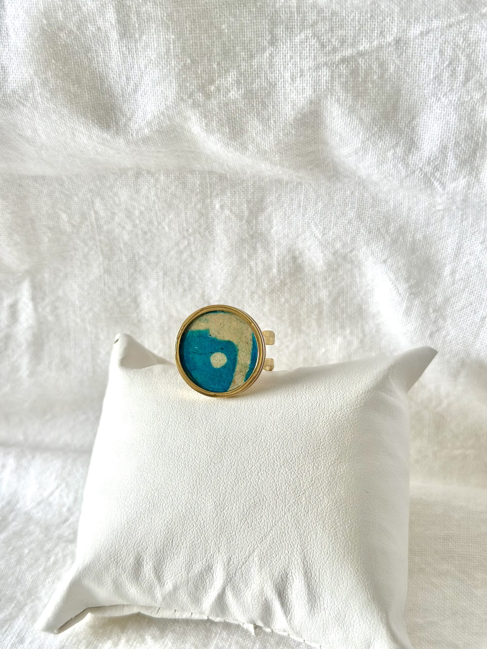 Bague ajustable ronde acier et papier Népalais bleu