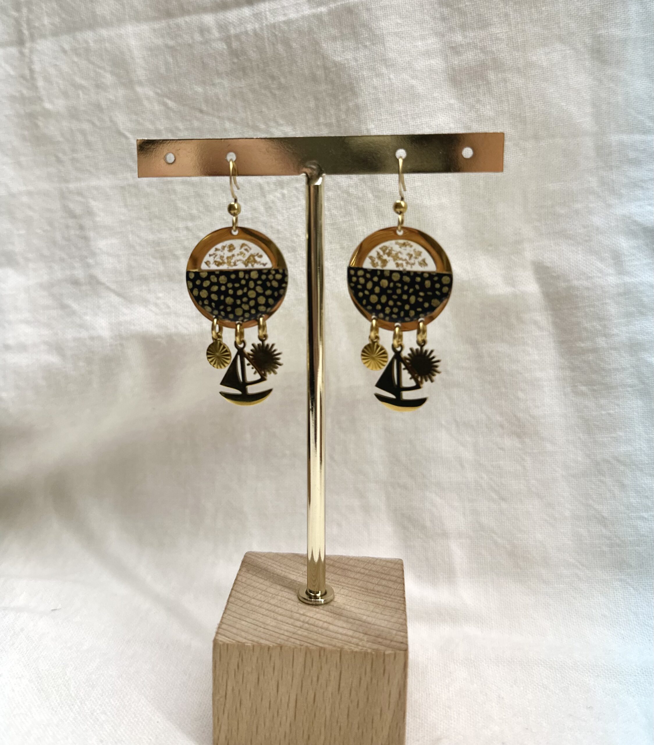 Boucles d'oreilles pendantes rondes et breloques