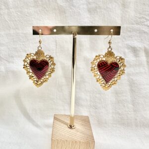 Boucles d'oreilles Baroques rouges.