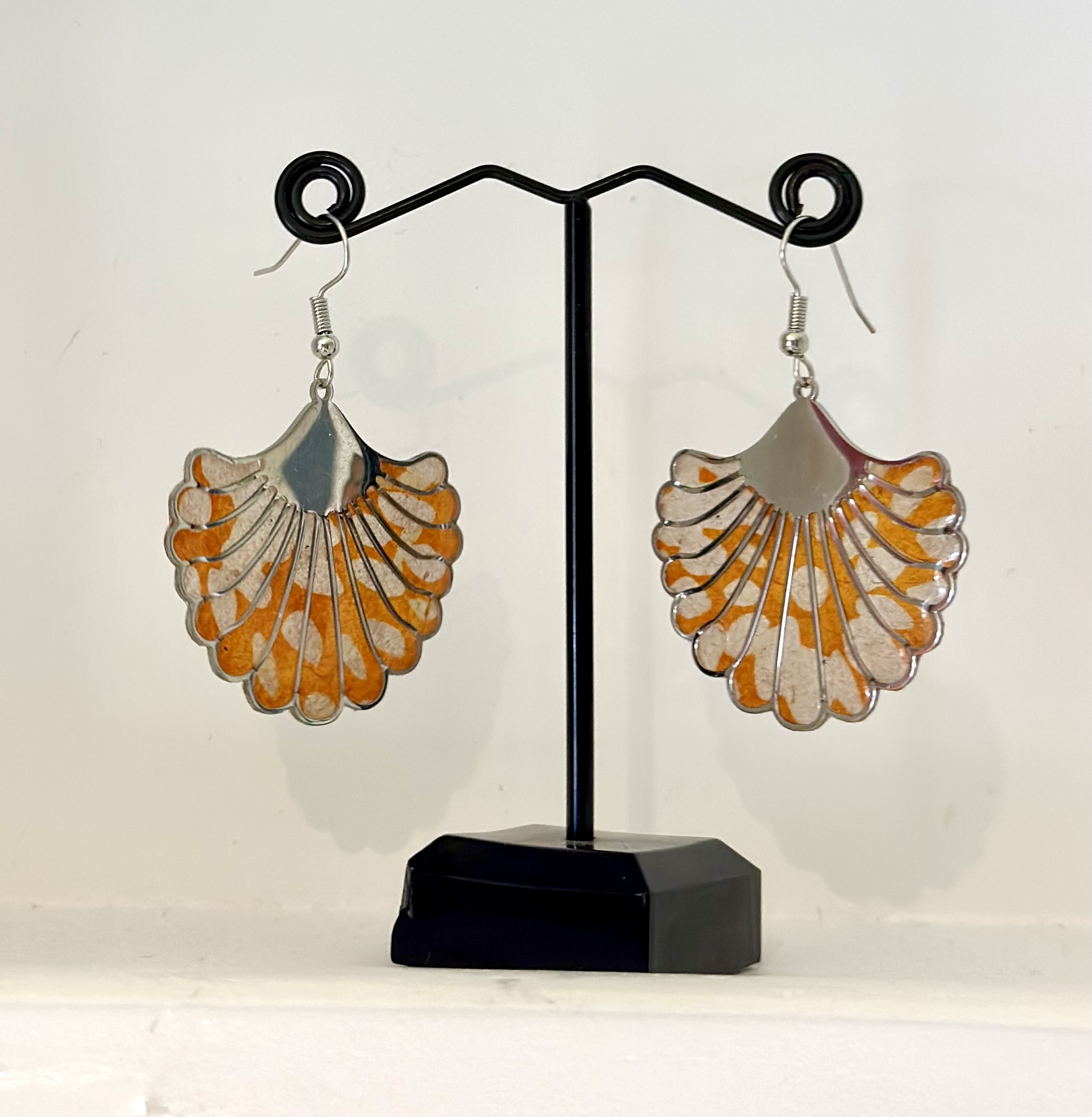 Boucles d’oreilles Feuilles orange et acier argenté
