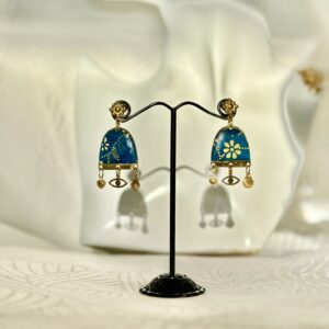 Boucles d'oreilles pendantes bleues et or et breloques