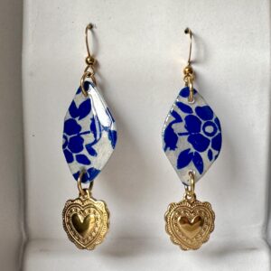 Boucles d’oreilles en papier Népalais résiné Bleu & Blanc Fleuri Breloque cœur doré Acier inoxydoré