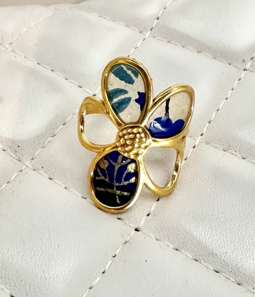 Bague fleur dorée réglable, papier Népalais bleu résine et métal doré