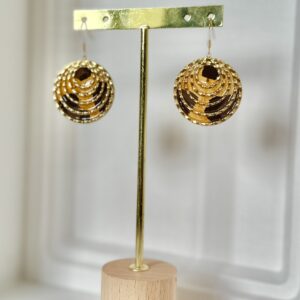 Boucles d’oreilles en papier népalais résiné Noir jaune et Doré