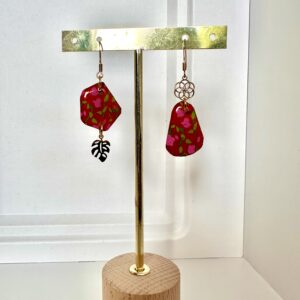 Boucles d’oreilles en papier népalais résiné Jardin corail