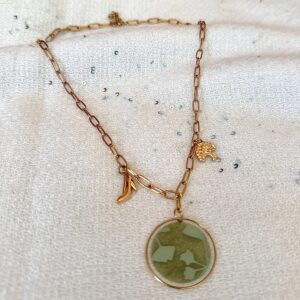 Collier maille doré pendentif en papier népalais Jardin de Ginkgo