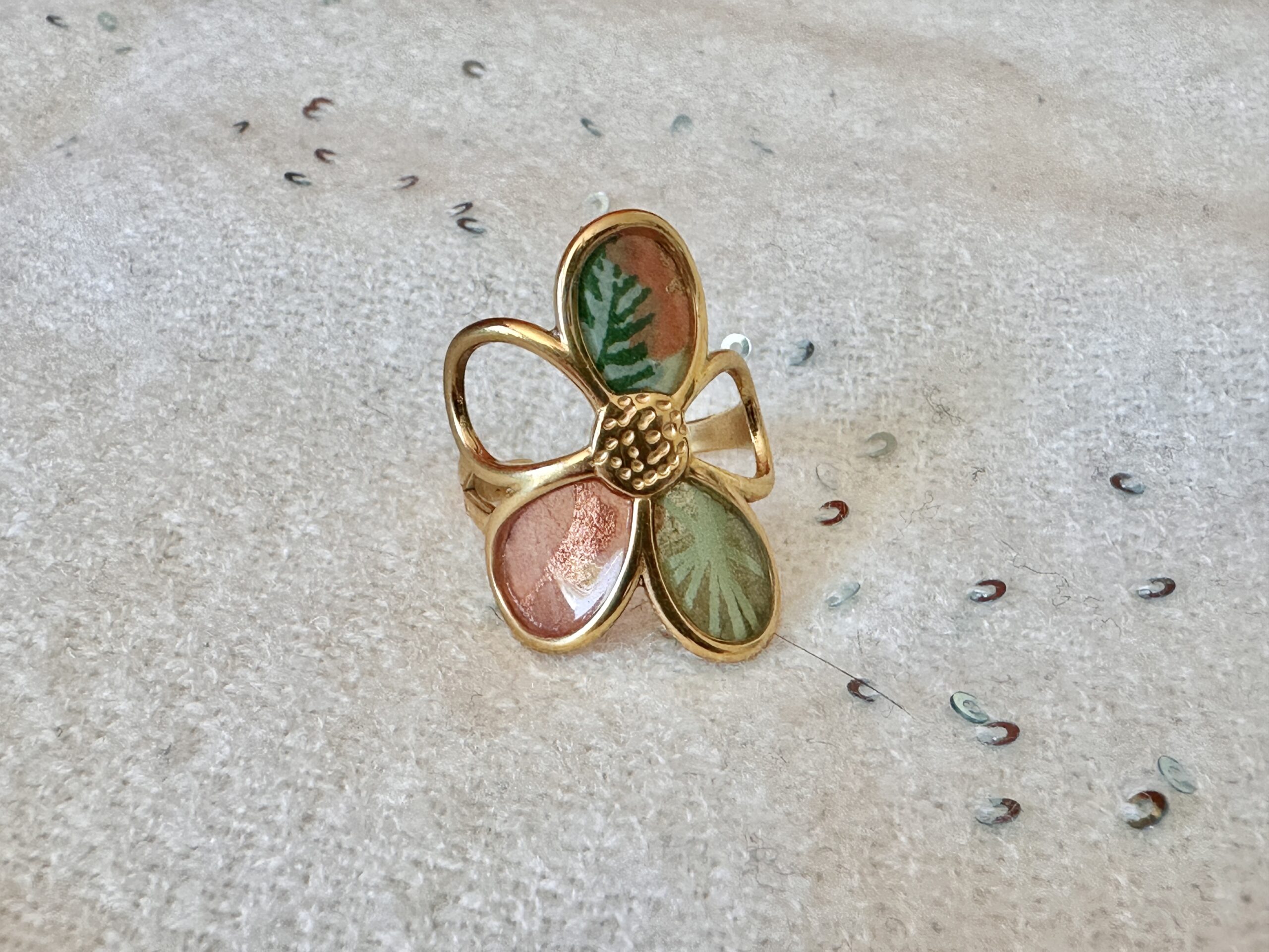 Bague fleur acier dorée en papier népalais Jardin Pastel